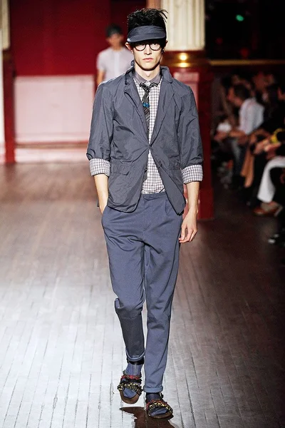 Look 18